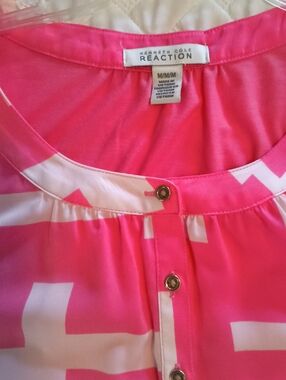Kenneth Cole Reaction Hot Pink & White Sleeveless Geometric Button-Front Top
